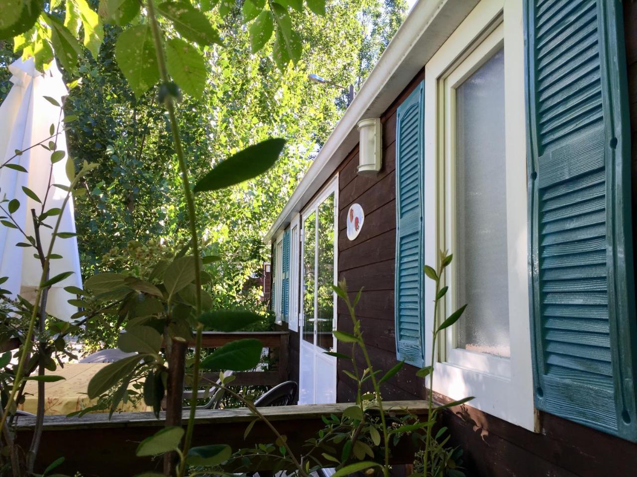 Les Chapelains Hotel Saillans  Exterior photo